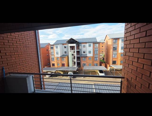 2 BEDROOM APARTMENT FOR SALE IN MODDERFONTEIN